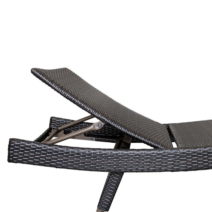OakvillePark Norvelle  Outdoor Chaise Lounger